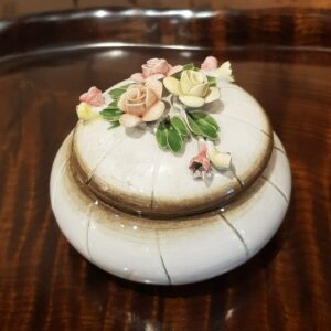 歐洲陶瓷玫瑰首飾盒