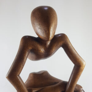 沉思的盤腿人像