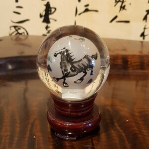 駿馬玻璃水晶球擺飾