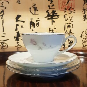 日本Noritake 6311 PASADENA素雅玫瑰骨瓷杯盤組(含一組杯盤及兩個點心盤)